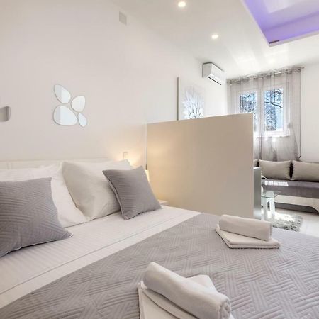 Studio Apartments Twins สปลิท ภายนอก รูปภาพ