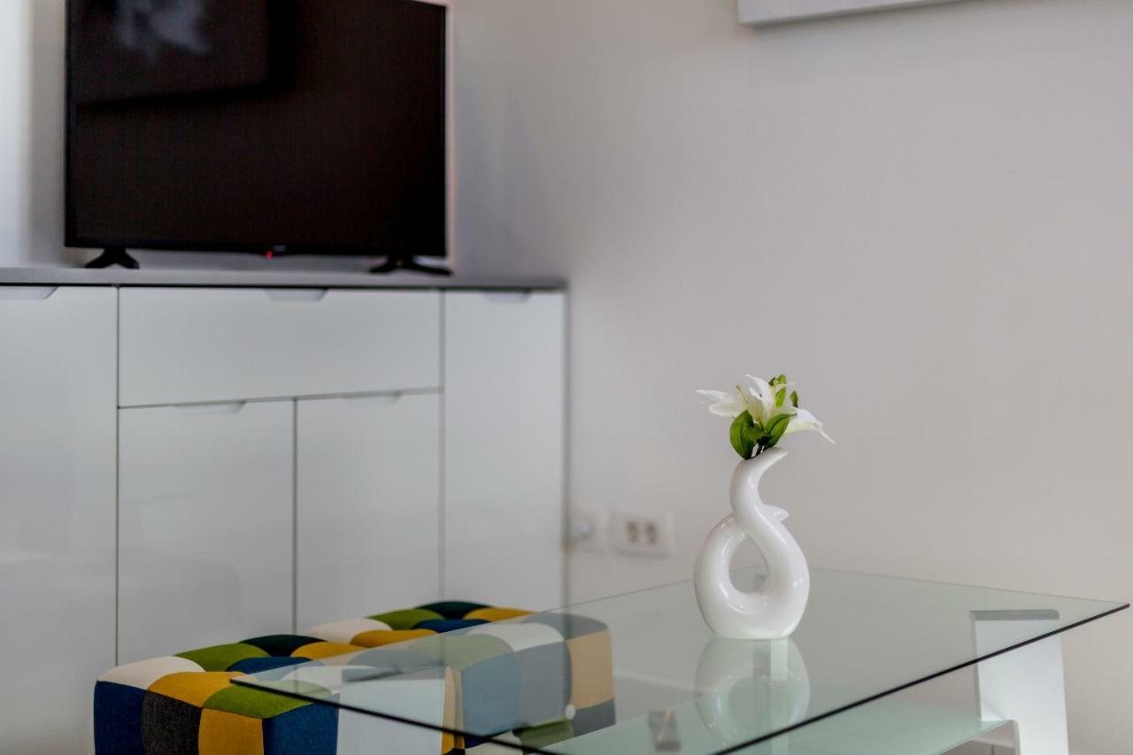Studio Apartments Twins สปลิท ภายนอก รูปภาพ