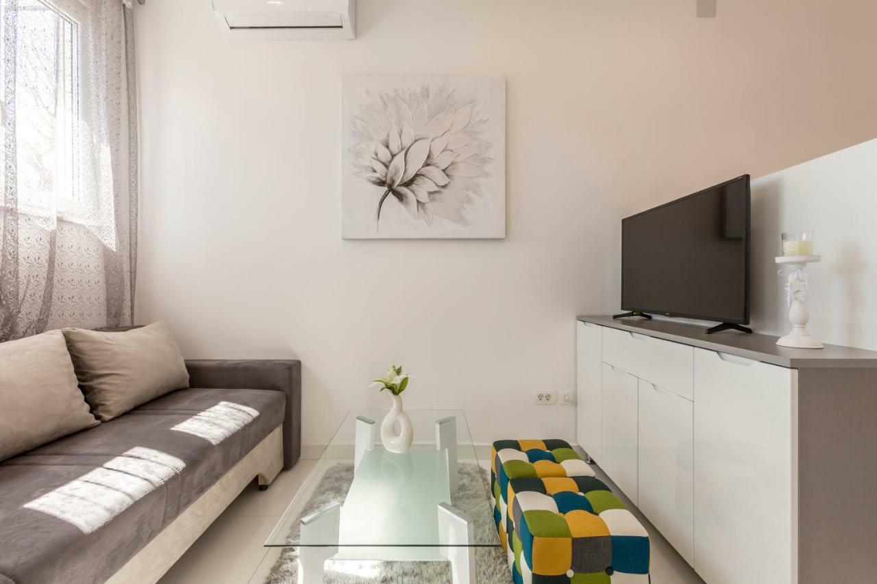 Studio Apartments Twins สปลิท ภายนอก รูปภาพ